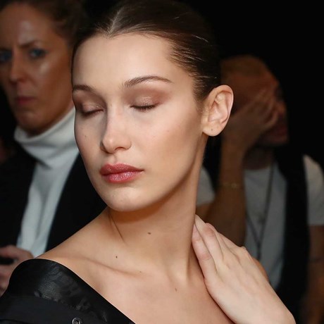 Beauty Tricks To Hide The Fact That You’re Tired - Bella Hadid
