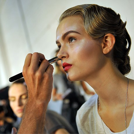 14 Secrets That Professional Makeup Artists Swear By