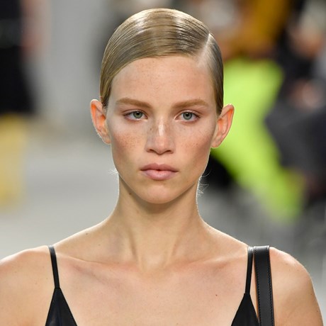 A Deep Side Part Was The Top Hair Trend At Paris Fashion Week
