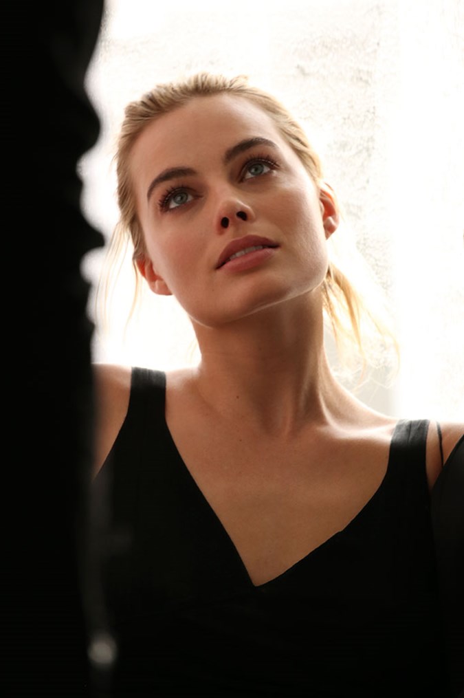 Margot Robbie's Calvin Klein Perfume Ad Is Stunning | BEAUTY/crew
