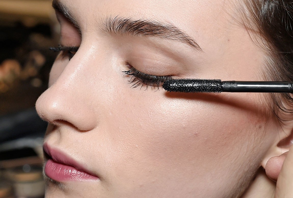 Mascara Tricks Every Girl Should Know BEAUTY/crew