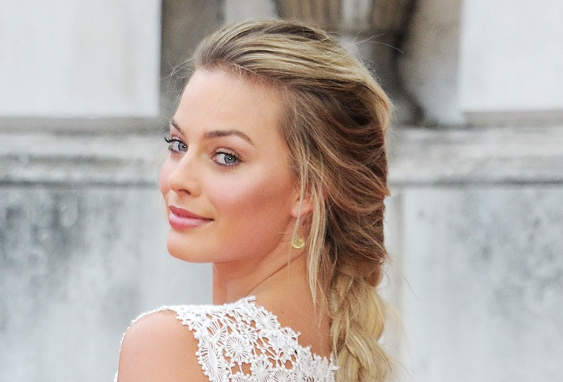 Margot Robbie's Hair Trick For Adding Volume | BEAUTY/crew