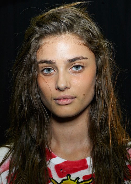 Taylor Hill - How To Wash Your Hair Properly