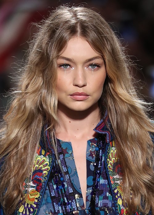 Nighttime Routine That Will Repair Your Hair By Morning - Gigi Hadid