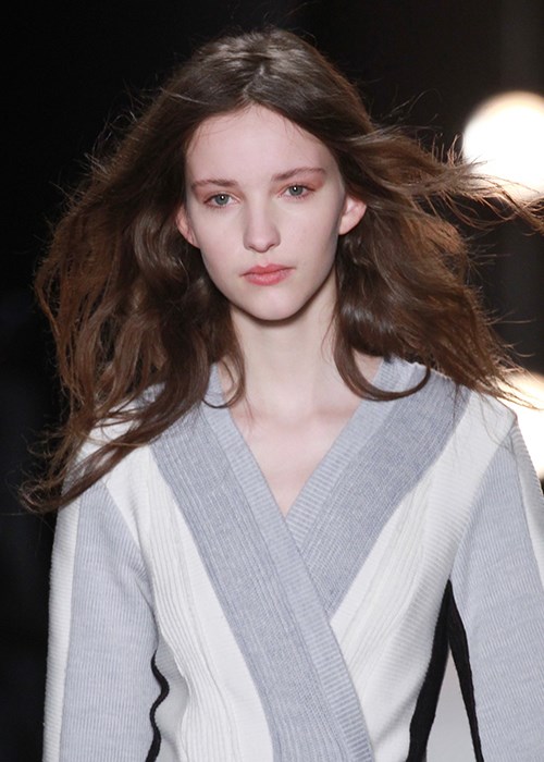 How-To: Recreate Effortless Waves From Fashion Week | BEAUTY/crew