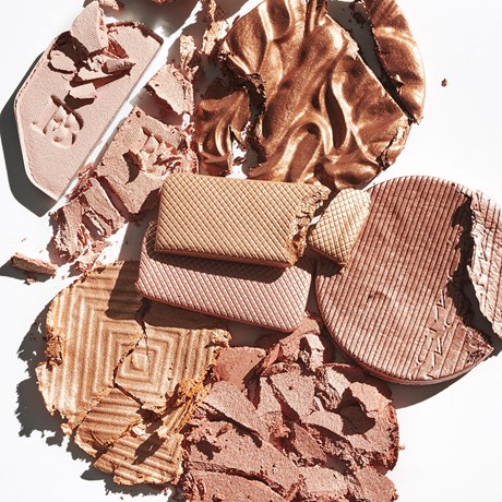 The Best Illuminating Bronzer Compacts To Try 