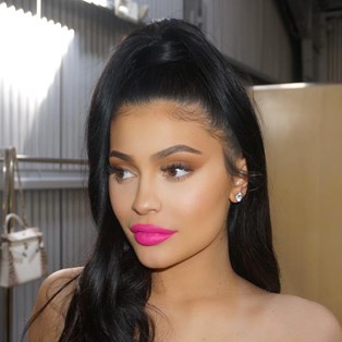 Kylie Jenner just posted a makeup-free photo