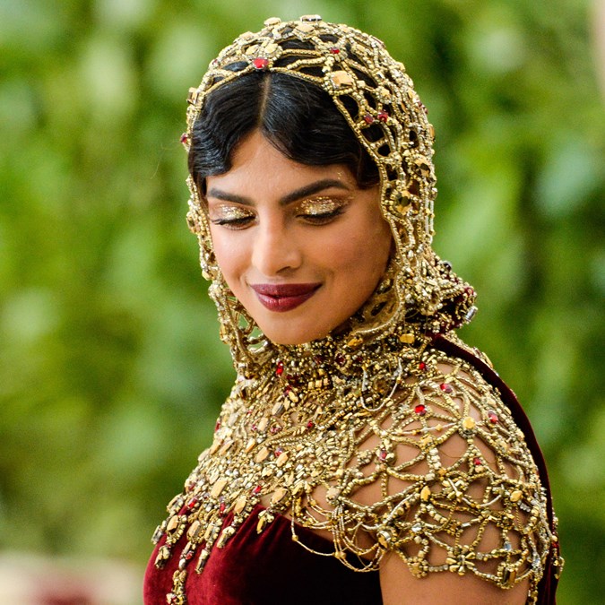 5 Reasons To Try This Gold Eyeshadow Trend Immediately - Priyanka Chopra