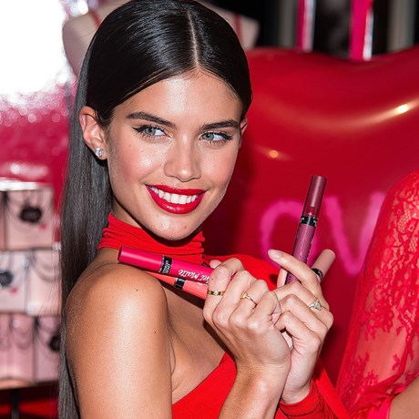 A Genius Way To Keep Track Of Your Lipstick Shades - Sara Sampaio