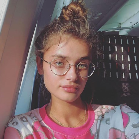 Taylor Hill - why your skin is breaking out
