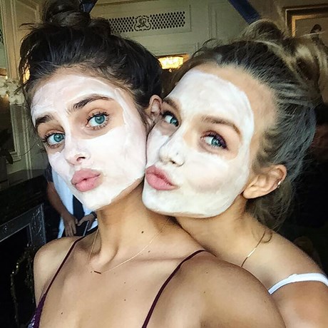 Taylor hill and josephine Skriver face mask