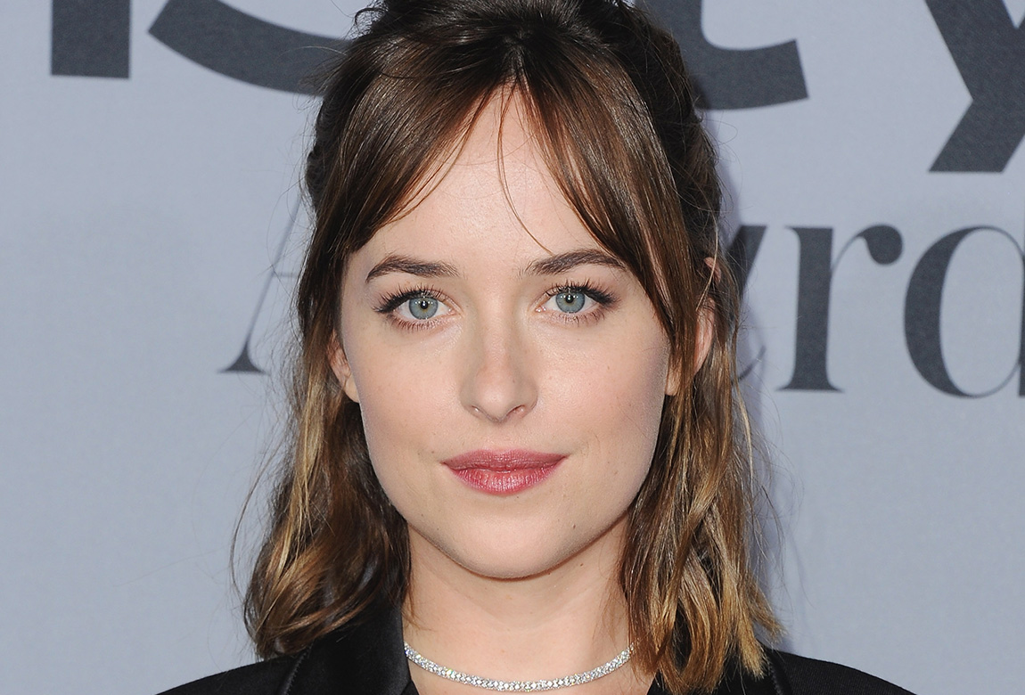 dakota johnson blonde hair highlights