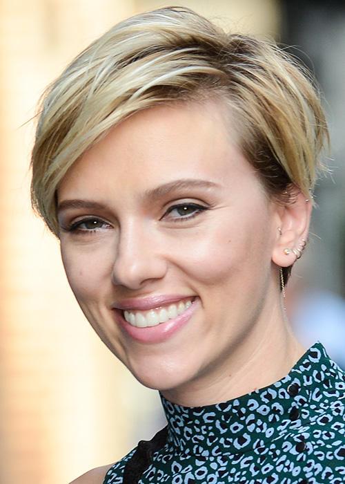 scarlett johansson pixie cut