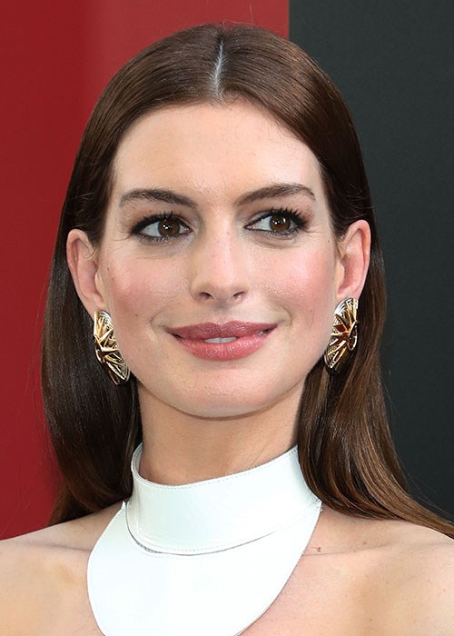 Anne Hathaway's new blonde hairstyle