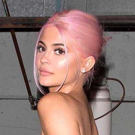Kylie Jenner dyed her hair pink with this product