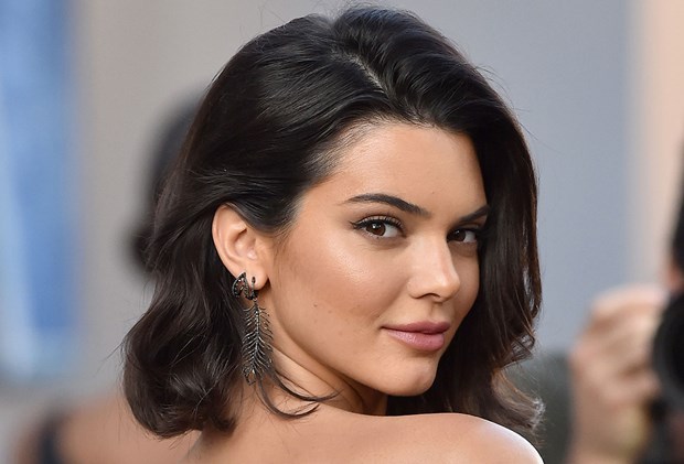 Best Bronzer Reviews For Your Skin Type - Kendall Jenner
