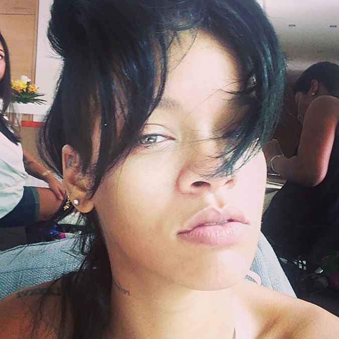 Rihanna no makeup