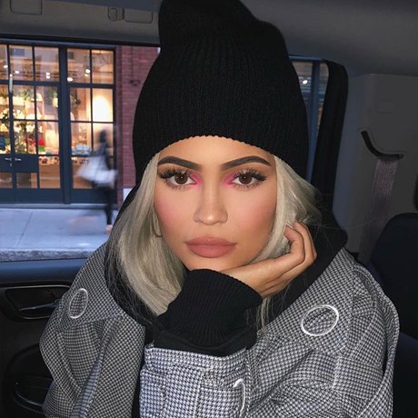 Kylie Jenner eyeliner hack
