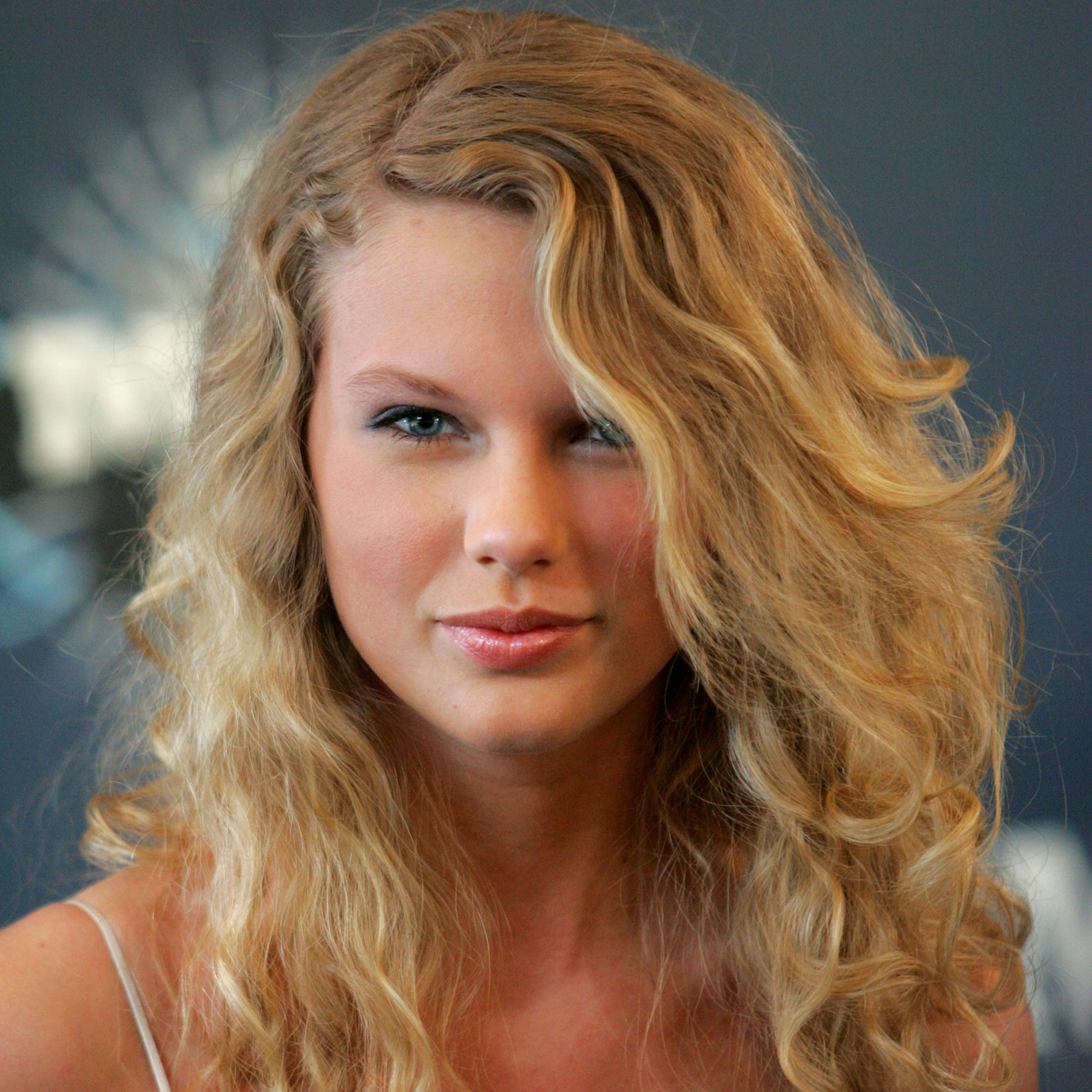 taylor swift without makeup