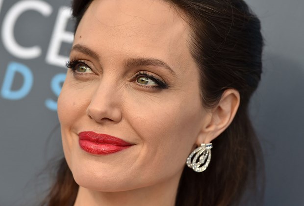 Best Red Lipstick Reviews - Angelina Jolie