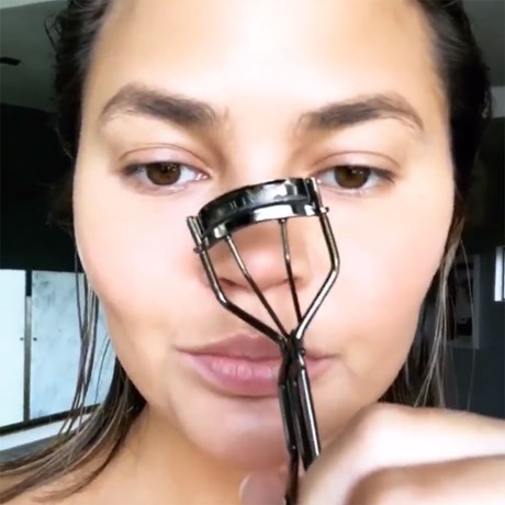 Chrissy Teigen Grammy makeup tutorial