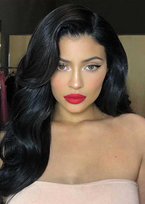 Kylie Jenner Goes Au Naturale with Her Latest Look