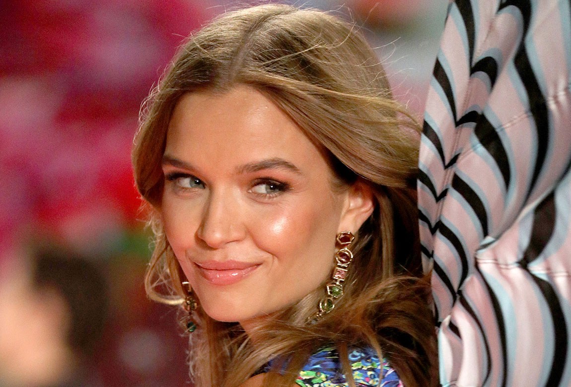 How to Use Coconut Oil 12 Uses for Coconut Oil BEAUTY/crew