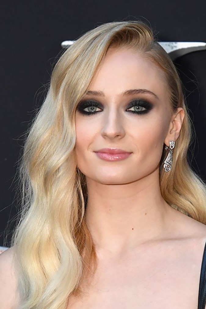Your Definitive Guide To Sophie Turner's Best Beauty Looks Throughout The Years