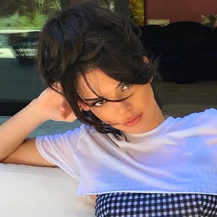 Kendall Jenner’s 2-Second Hairstyle Is About To Become Your New Go-To