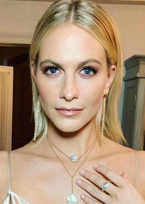 10 Best Nude Manicures - Poppy Delevingne