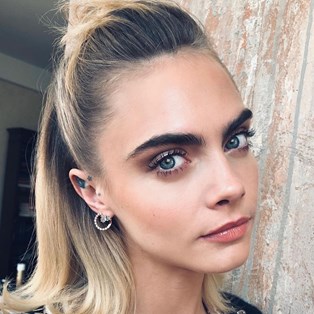 Cara Delevingne Is Wearing  The Rainbow Eye Makeup Of Your Dreams