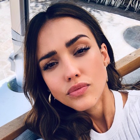 Jessica Alba Says This Beauty Tool Takes Ten Years Off Her Face