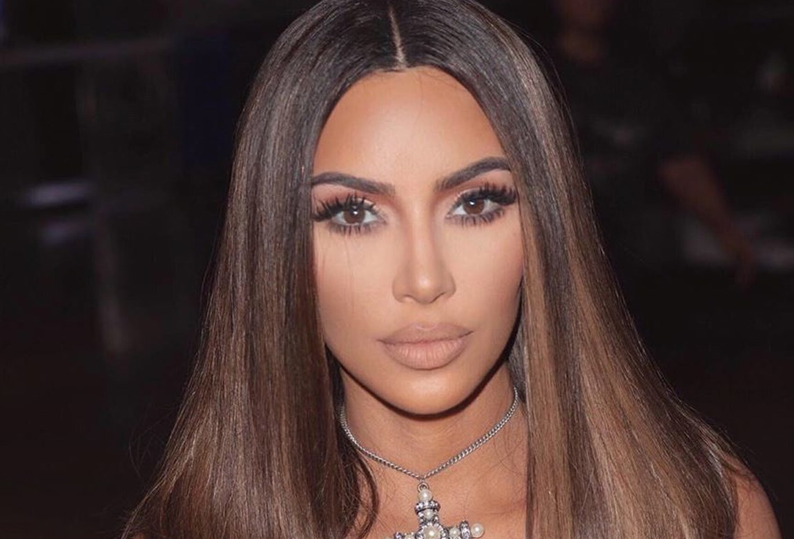 Metropolitan sangtekster kat Kim Kardashian Just Did Her Own Makeup And Absolutely Nailed It |  BEAUTY/crew