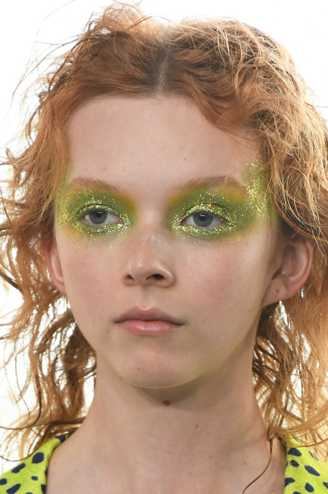 London Fashion Week Spring 2020 Is All About The Eye Makeup | BEAUTY/crew
