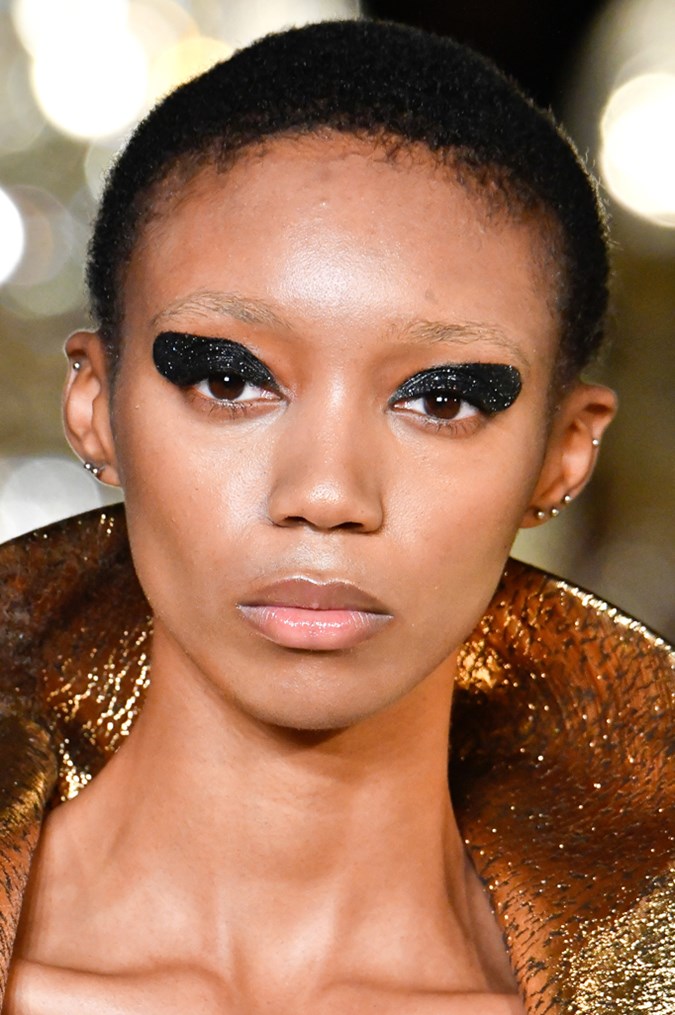London Fashion Week Spring 2020 Is All About The Eye Makeup | BEAUTY/crew