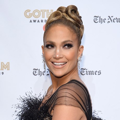 Jennifer Lopez Posted A No-Makeup Selfie To Celebrate Her 'Hustlers' Golden Globe Nomination