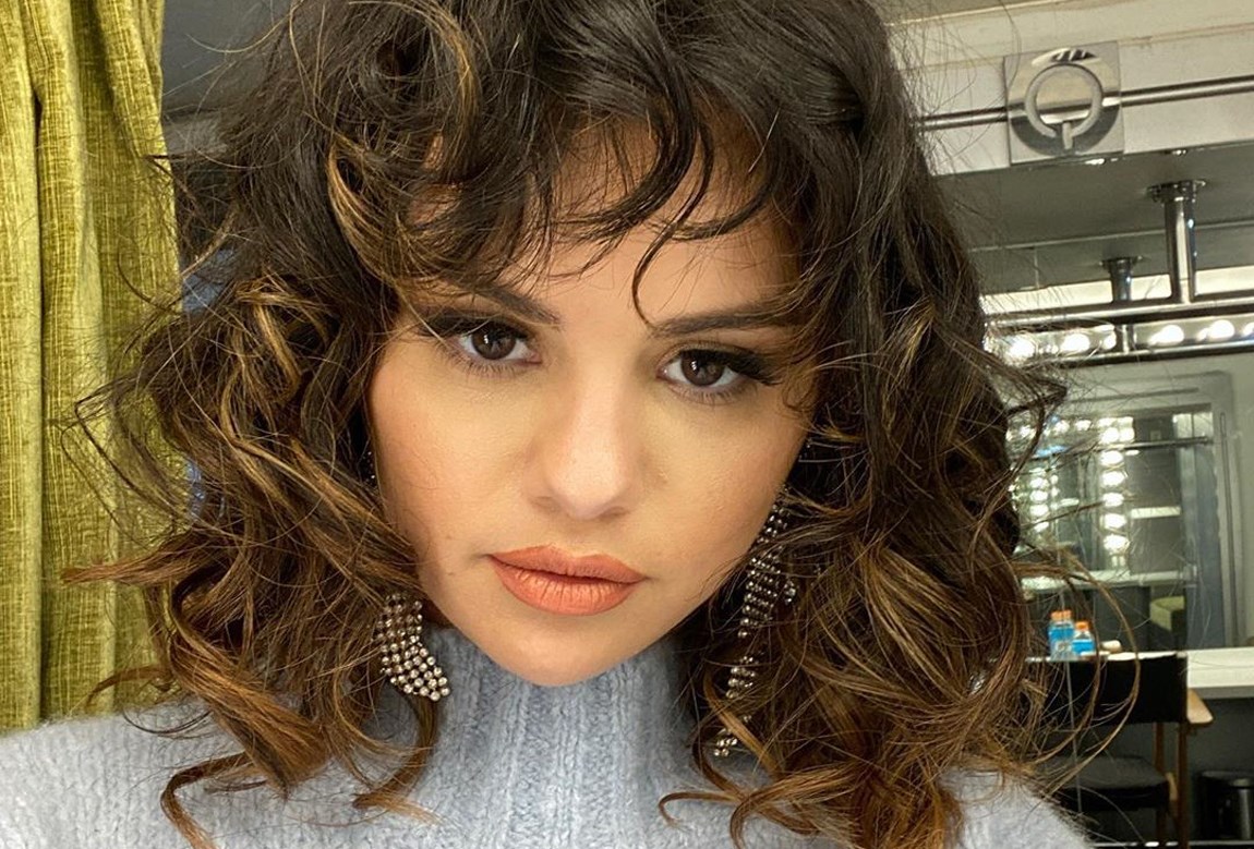 Selena Gomez's New Hair Has Us Wanting To Book A Perm | BEAUTY/crew