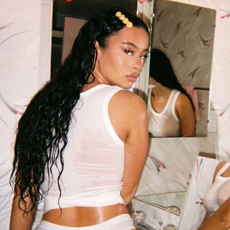 Molten Metallic Nails: Dua Lipa's New Favourite Metallic Manicure Trend