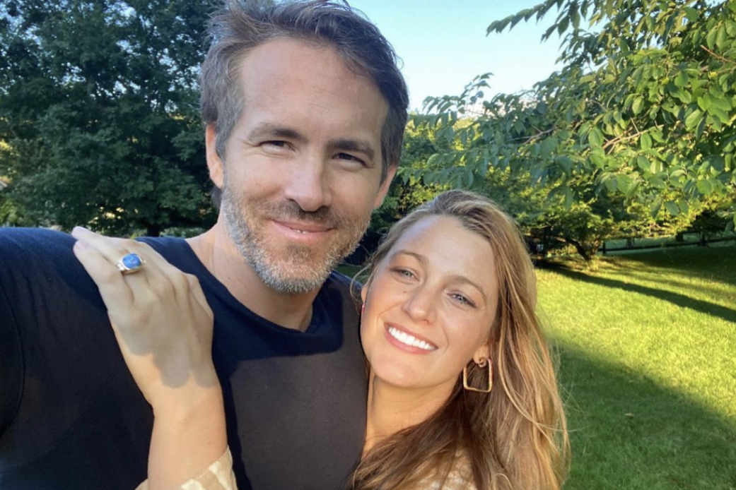 Ryan Reynolds Does Wife Blake Livelys Hair BEAUTY/crew pic pic picture