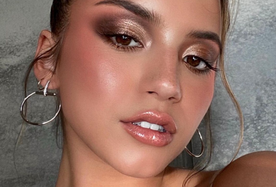 The TikTok Hack For Flawlessly Blended Eyeshadow BEAUTY/crew