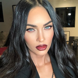 Megan Fox Is Bringing Back The Shatter Manicure Trend | BEAUTY/crew