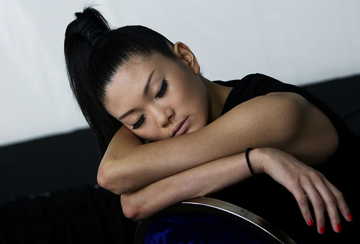 How to use an overnight sleep mask BEAUTY/crew