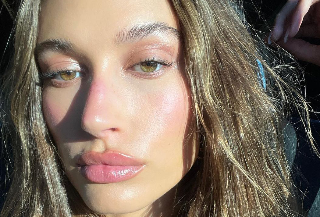 Hailey Bieber's Unique Foundation Hack Revealed BEAUTY/crew
