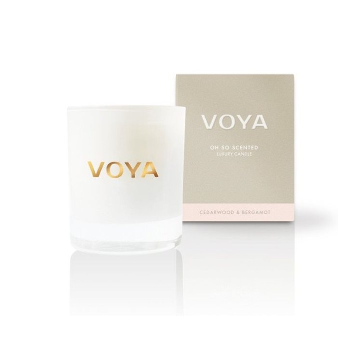 VOYA Candle Cedarwood & Bergamot Review BEAUTY/crew