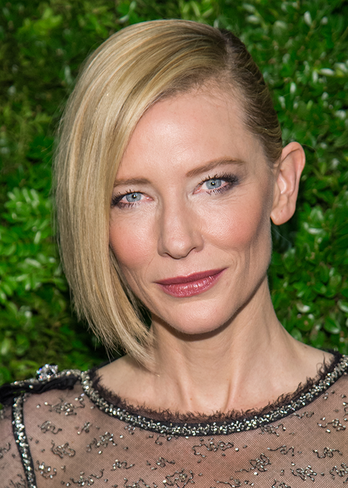 HowTo Deep Side Part Hairstyle BEAUTY/crew